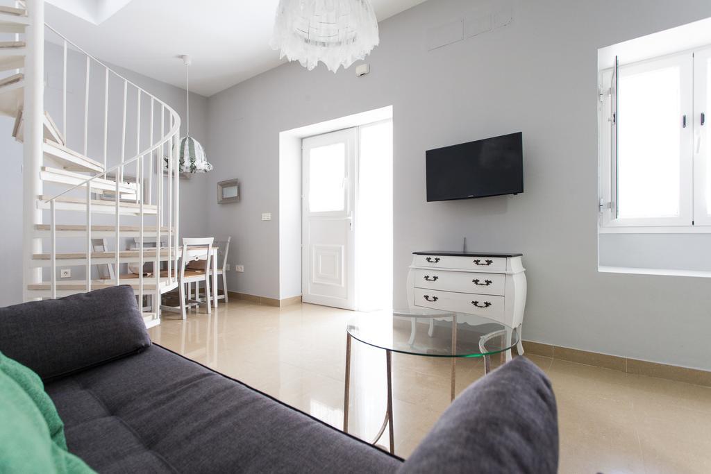 Apartamentos Alberto Lista 9 เซบีญา ภายนอก รูปภาพ