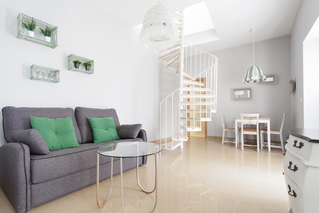 Apartamentos Alberto Lista 9 เซบีญา ภายนอก รูปภาพ