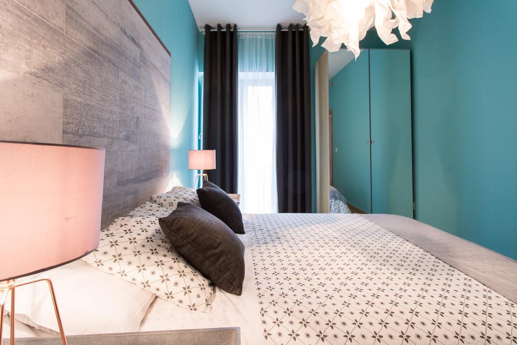 Apartamentos Alberto Lista 9 เซบีญา ภายนอก รูปภาพ